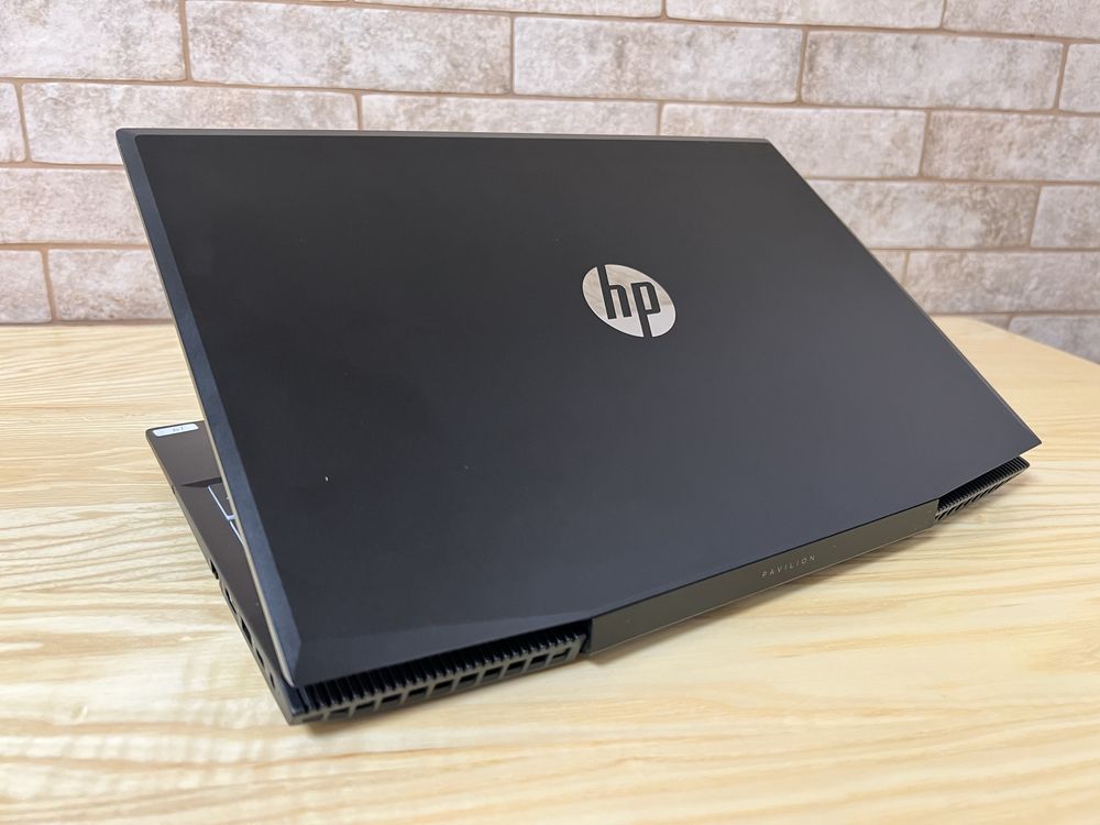 HP Pavilion GTX - 1060 max q/I7-8750H/SSD - 256/SSD-1Tb