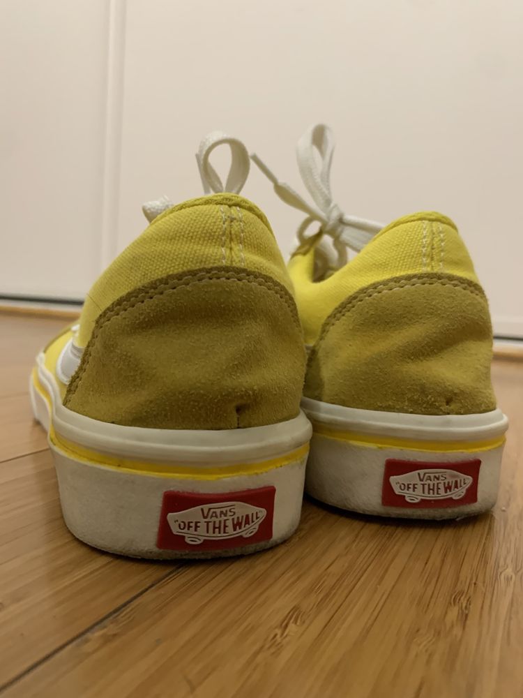 Vans amarelos (não originais)