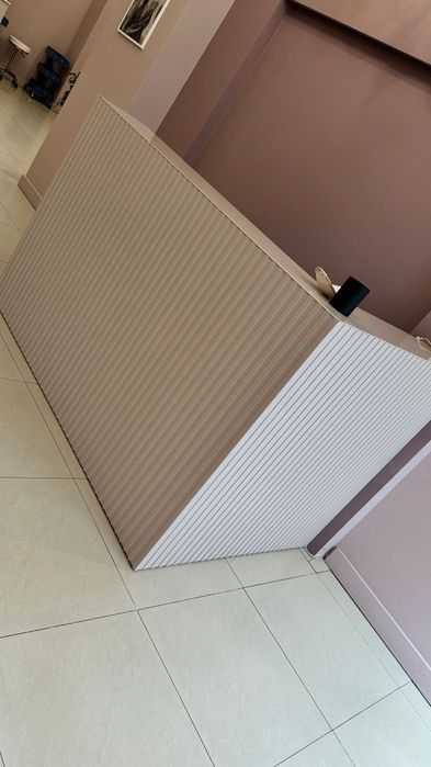 Recepcja do salonu beauty - kaszmir i szkło