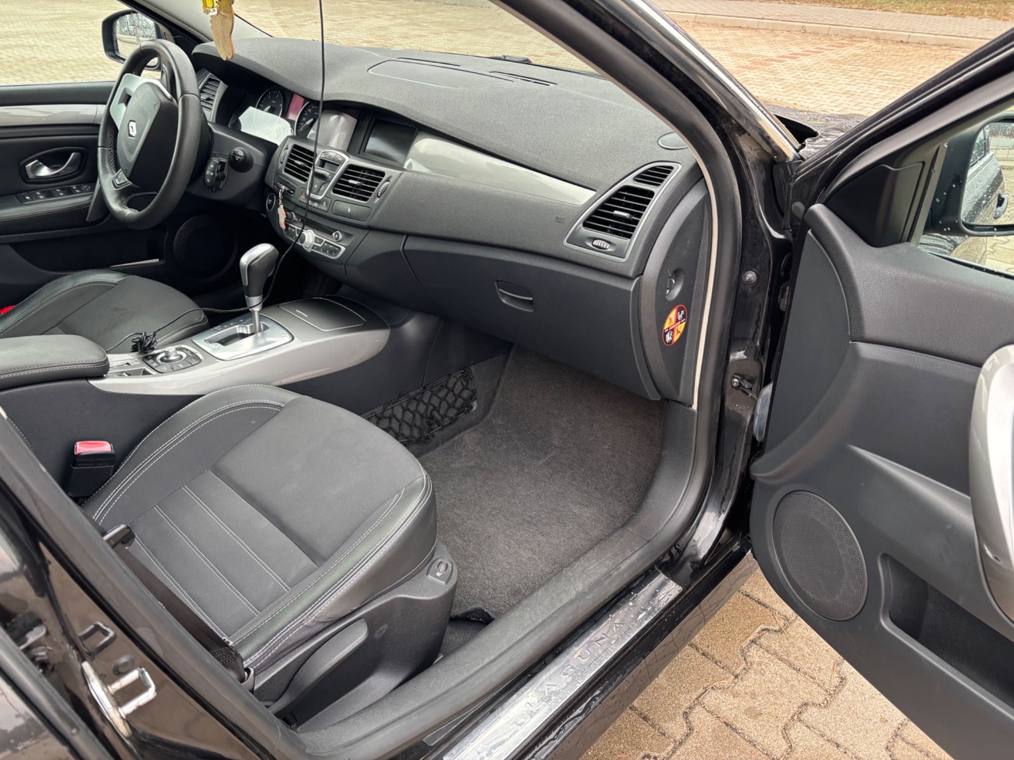 Renault Laguna III Grandtour 2.0 dCi 173KM Automat