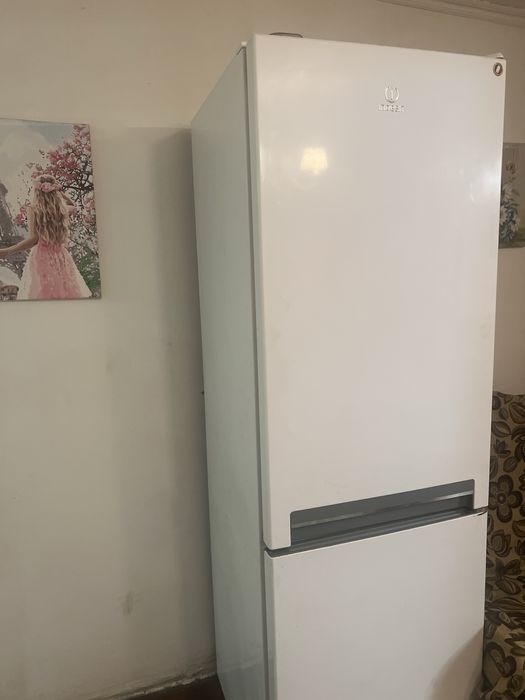 Холодильник Indesit на запчастини/заміну компресора/переробку