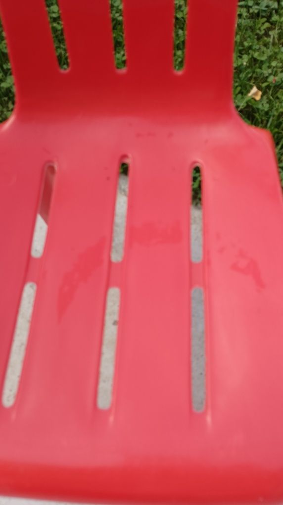 Krzesłko plastikowe dziecięce