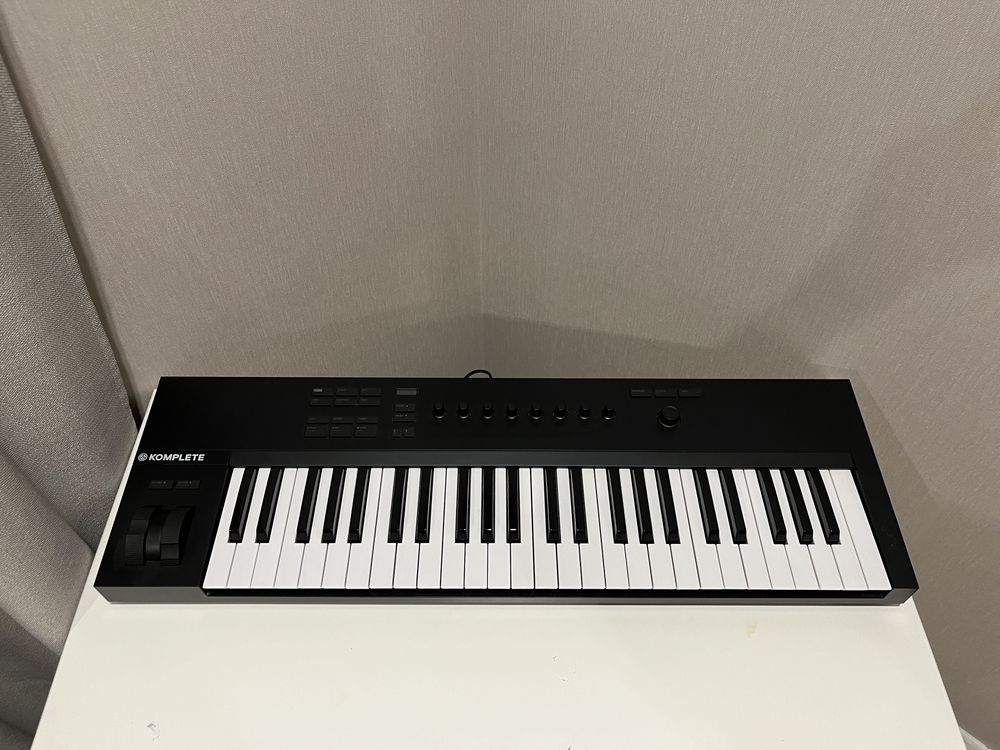 MIDI-клавіатура Native Instruments Komplete Kontrol A49