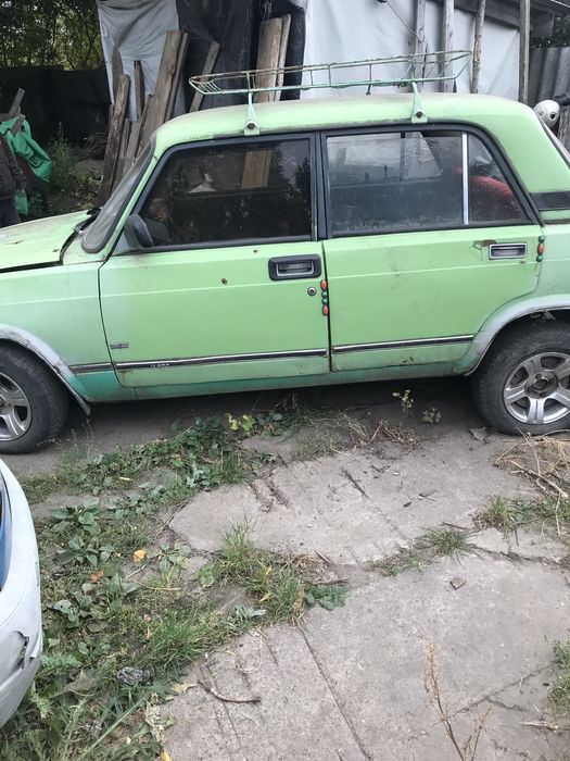 Продам ваз 2105 .