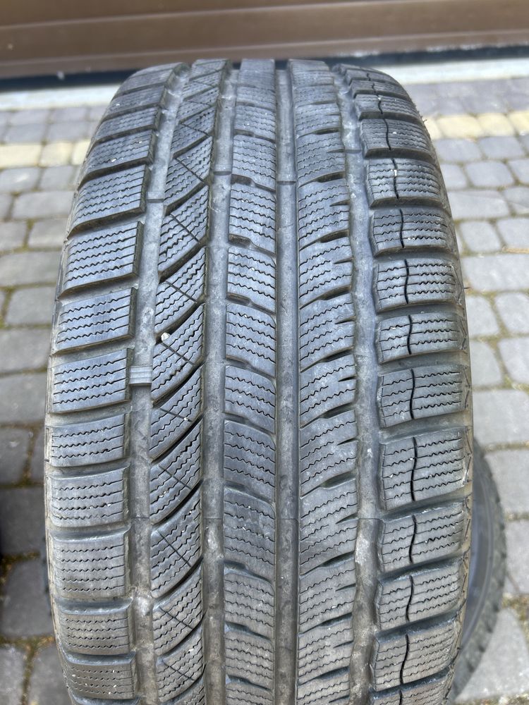 Opony zimowe 205/45 R16 North Pole W-2