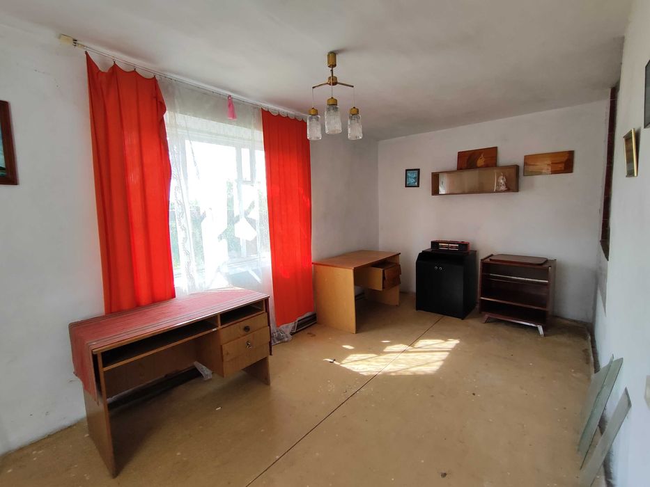 Дачний будинок з земельною ділянкою