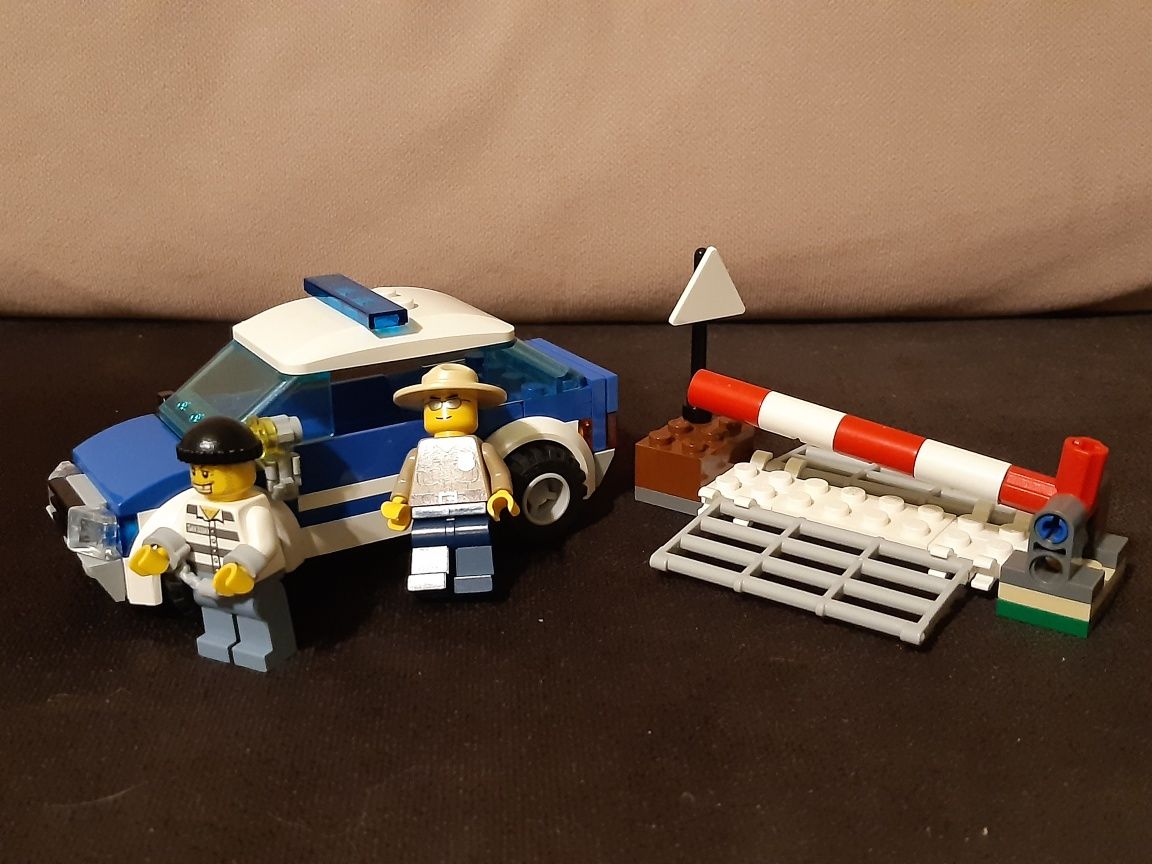 Klocki 13 - LEGO 4436 Leśny wóz patrolowy