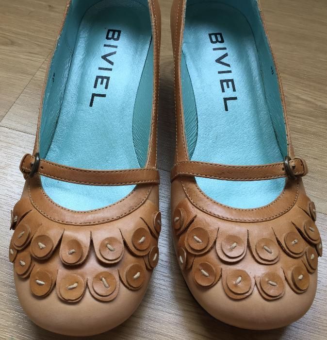 Sapatos em pele bege 'Biviel' nº 38