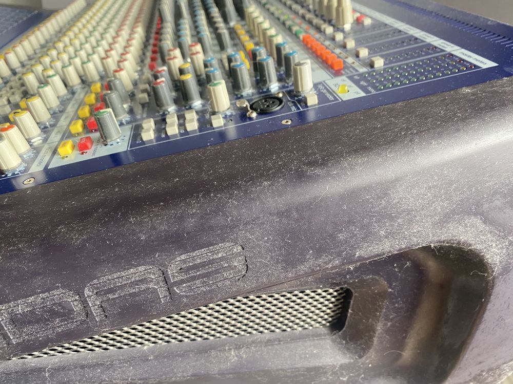 Midas Venice F24 mixer analog z firewire