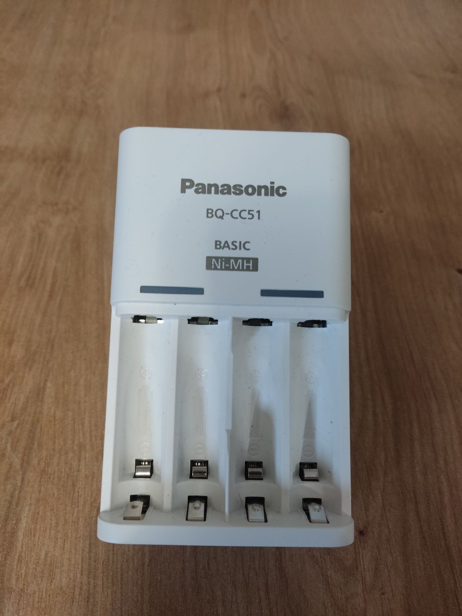 Ładowarka baterii Panasonic bc-cc51