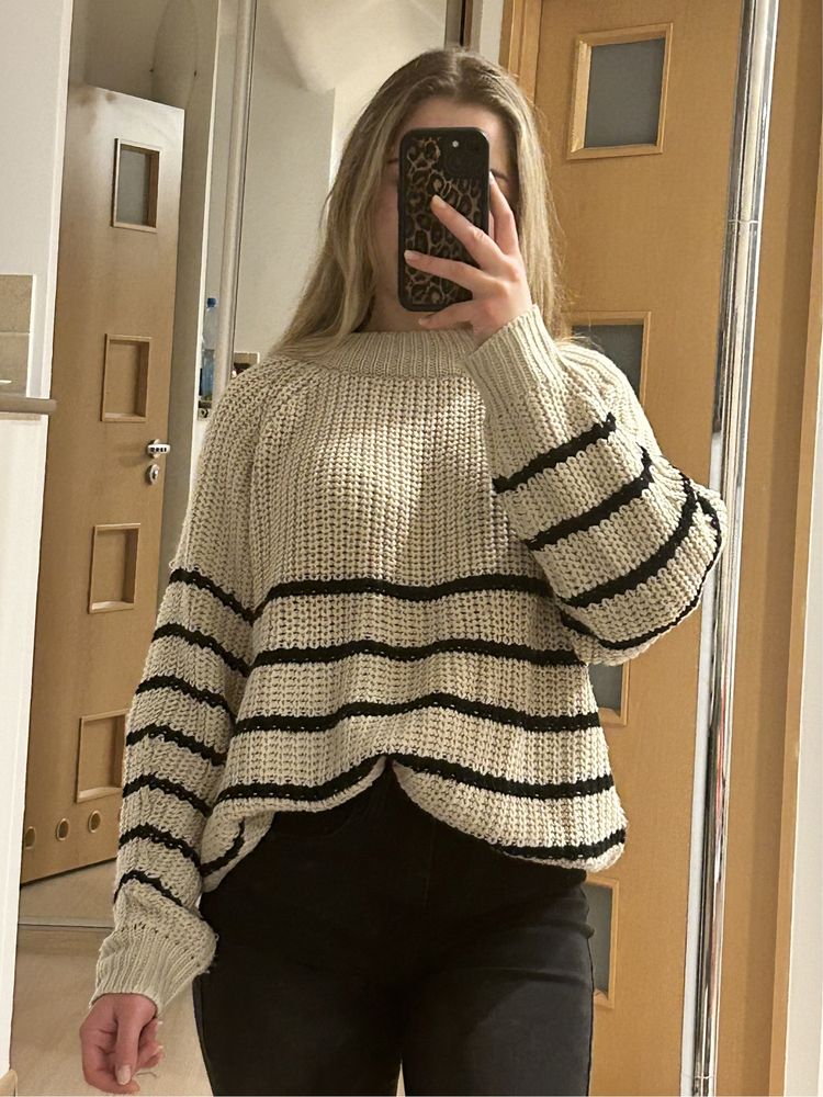Sweter w paski..