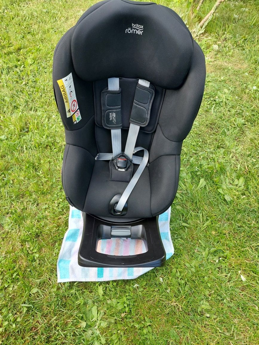 Fotelik samochodowy Britax romer swingfix m i-size czarny