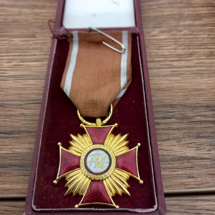 Odznaczenia medale