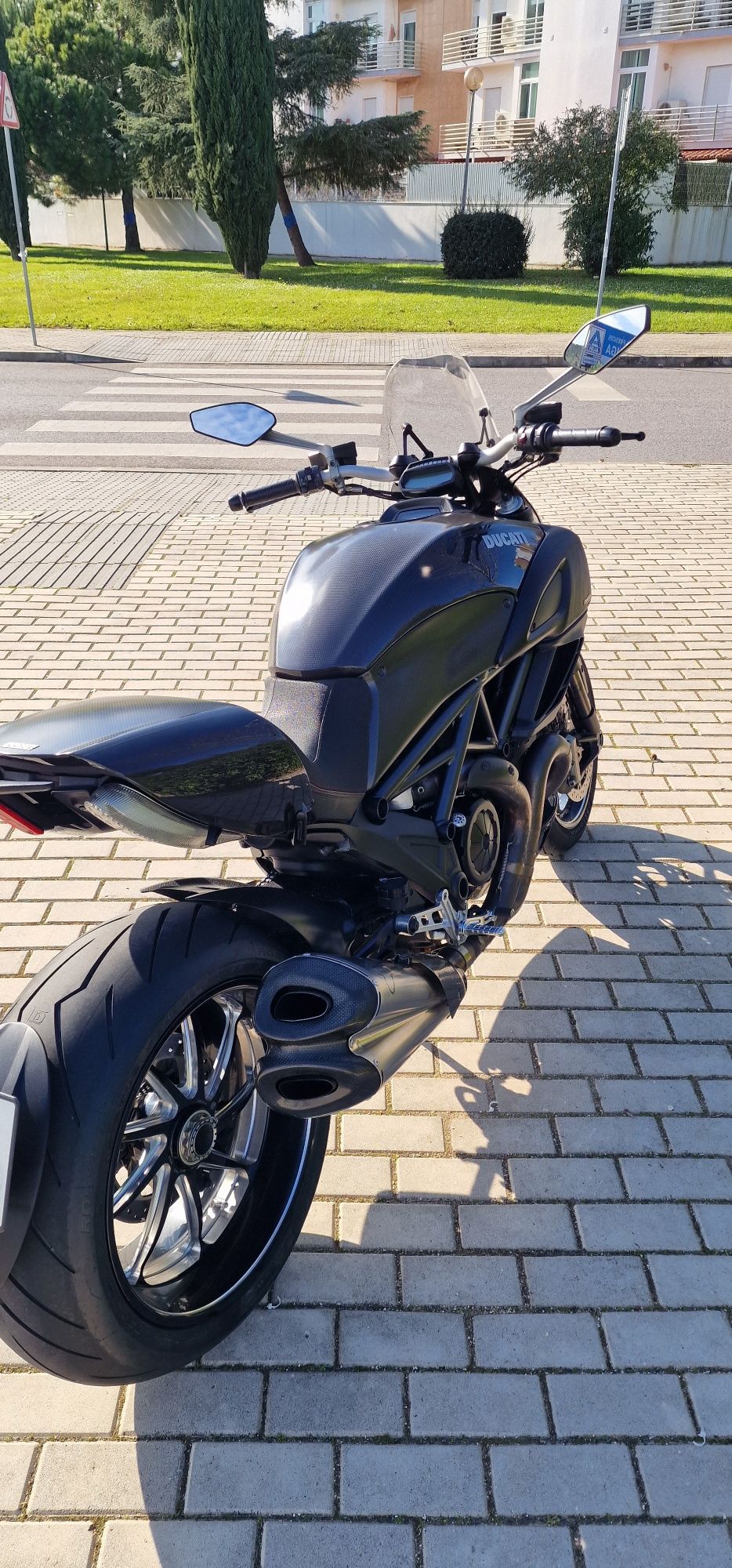 Ducati Diavel carbon