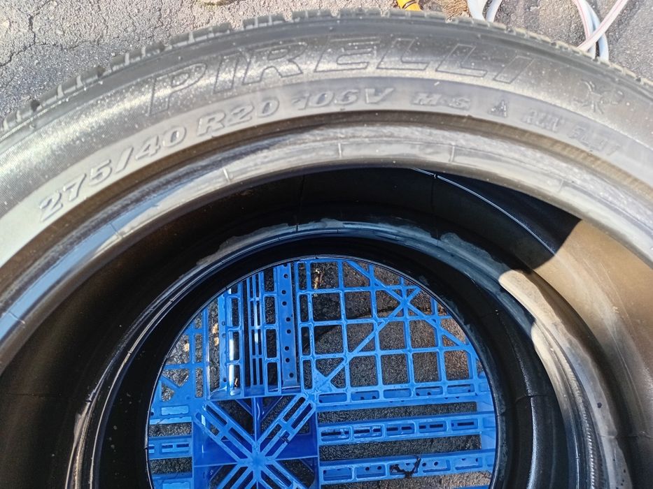 Шини 275 40 20 зима Pirelli