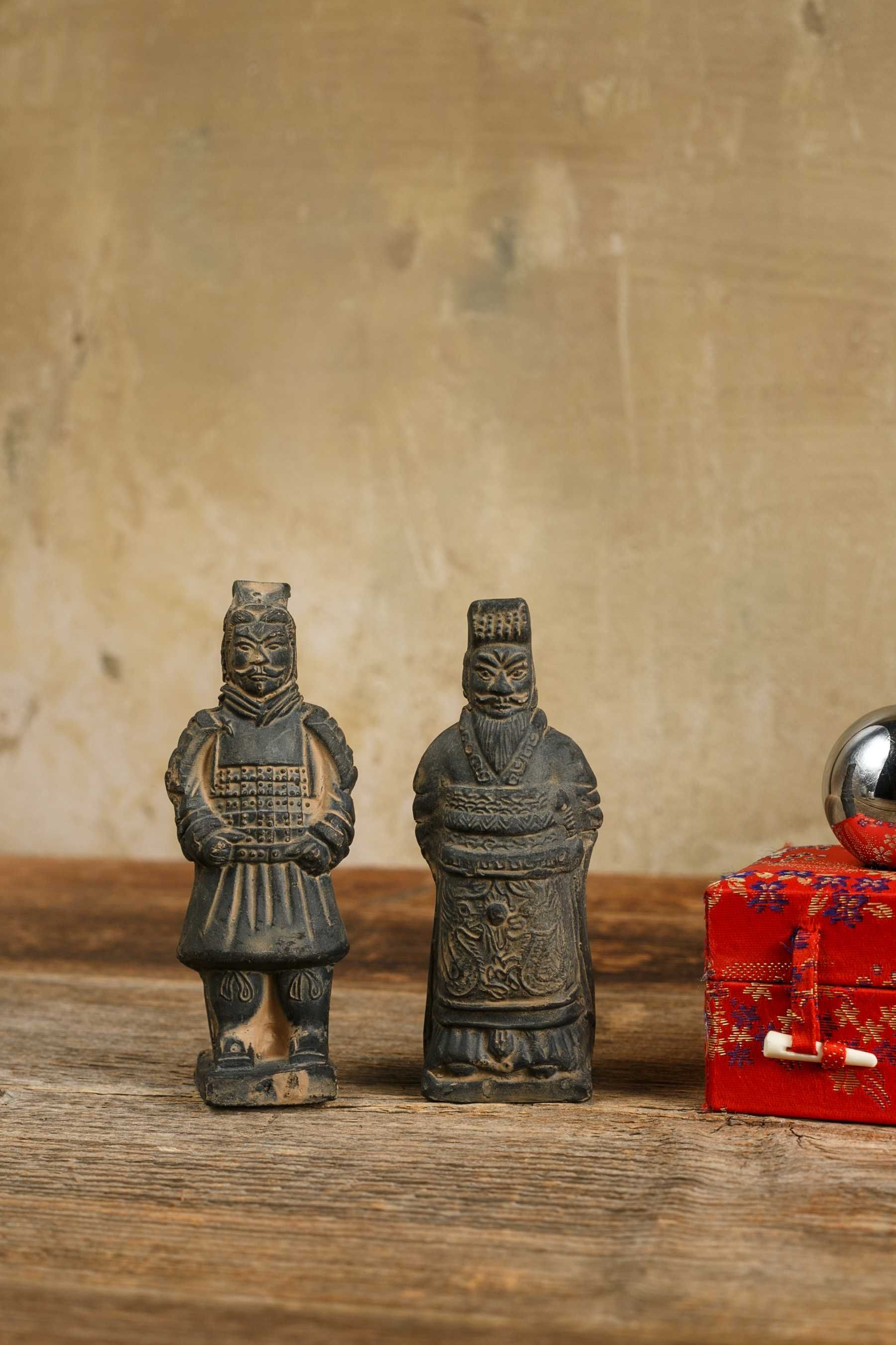 terakotowe figurki chińskich wojowników