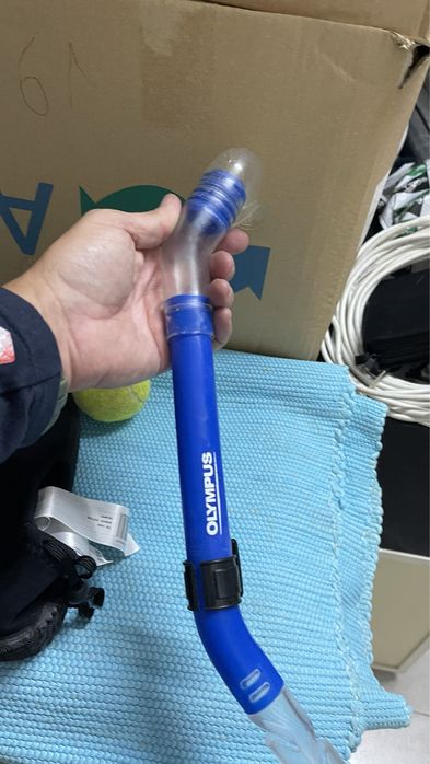 Mascara de mergulho ou piscina nova com tubo,