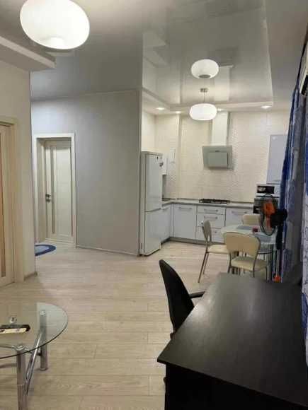 Павлово Поле, 2 к.кв., 1-ый дом от метро Бот.Сад, 3/5, сталинка. AN