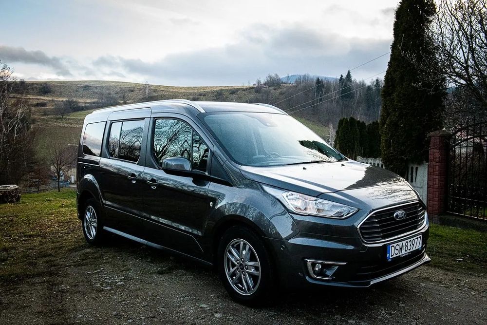 Ford Tourneo Connect 1498cm, 120KM, Niski przebieg, Aktywny tempomat, Long, Hak, Kamera,