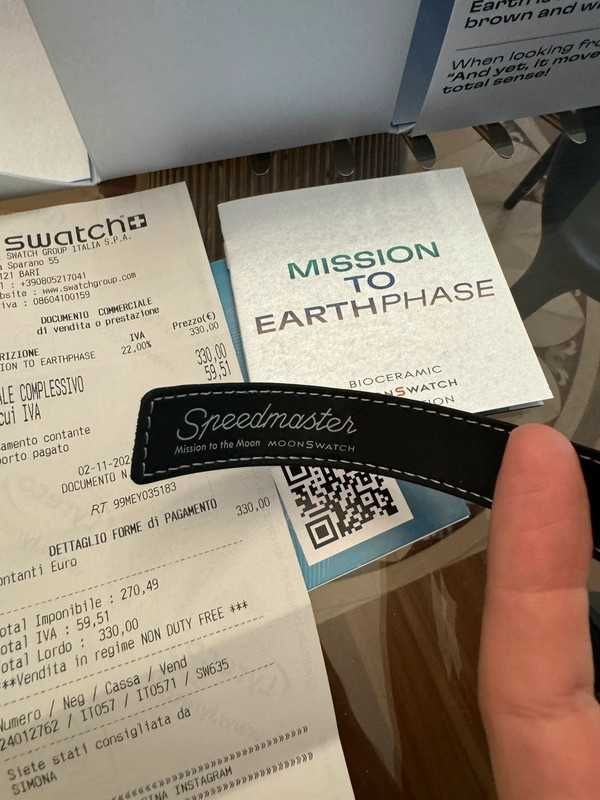 Omega & Swatch Swatch x Omega Moonswatch Mission to Earthphase