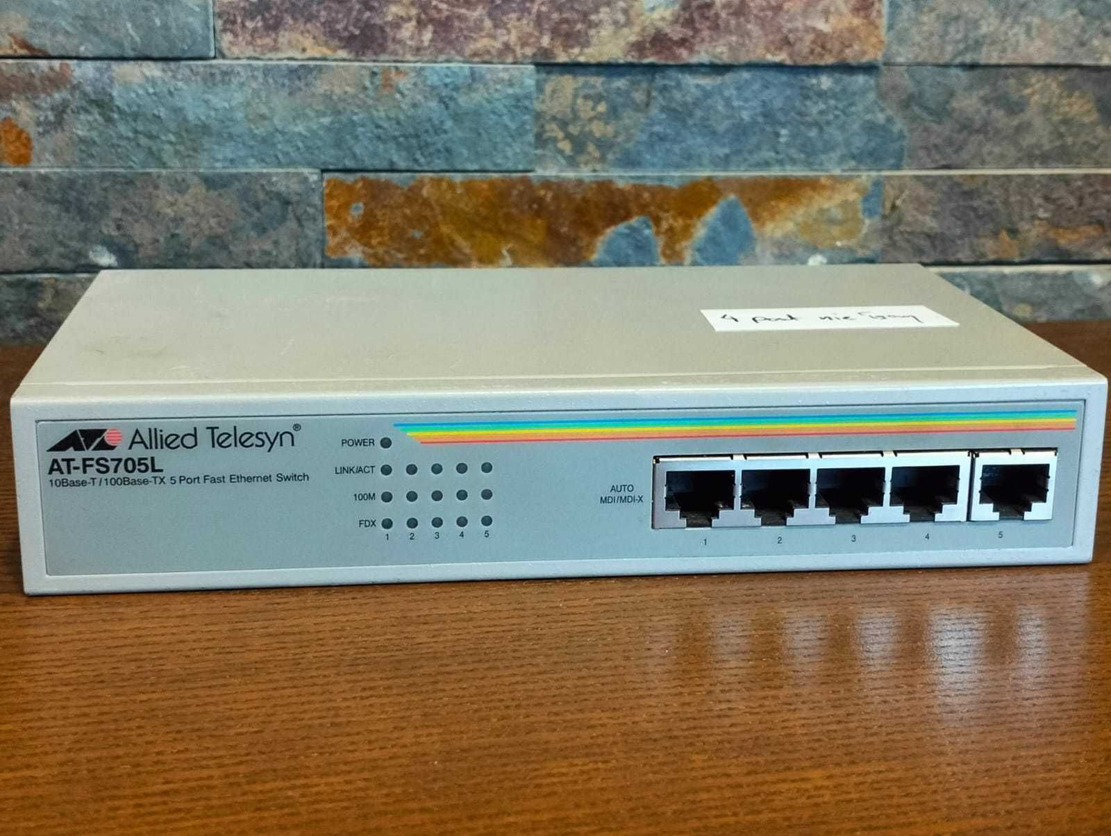Switch Allied Telesis AT-FS705L 5-portowy przełącznik spalony port