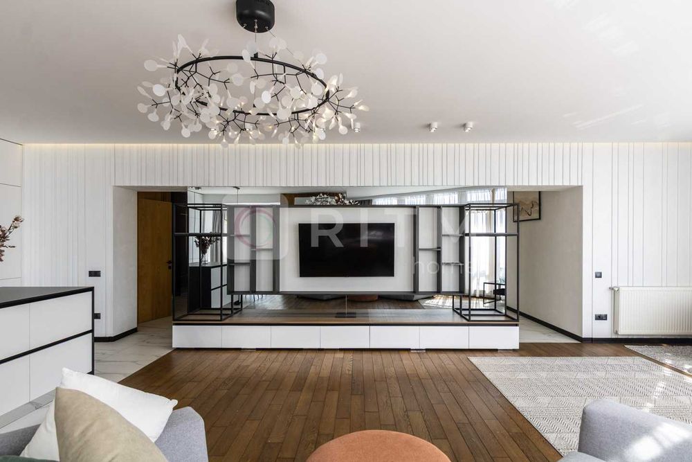 Пропонується простора, 2к +кухня студія з сучасним ремонтом