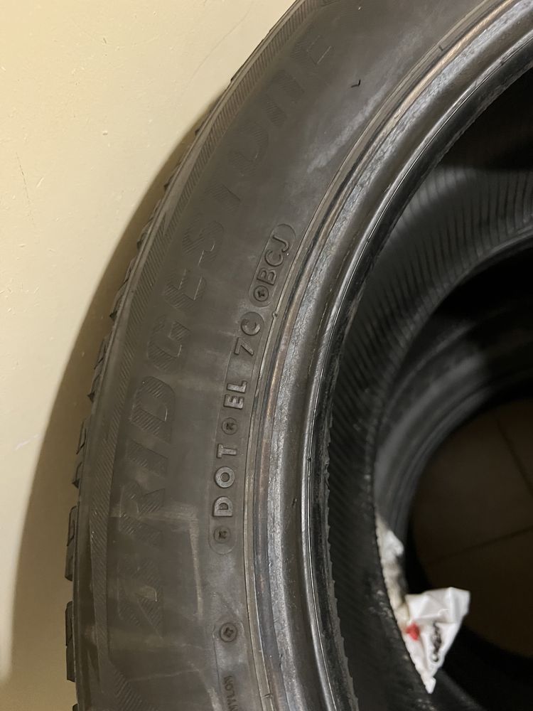 продам зимнюю резину Bridgestone BLIZZAK 235/55/18