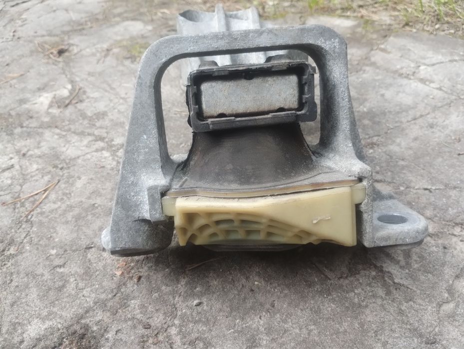 Подушка двигателя Рено Меган 3 112100020R гідроопора