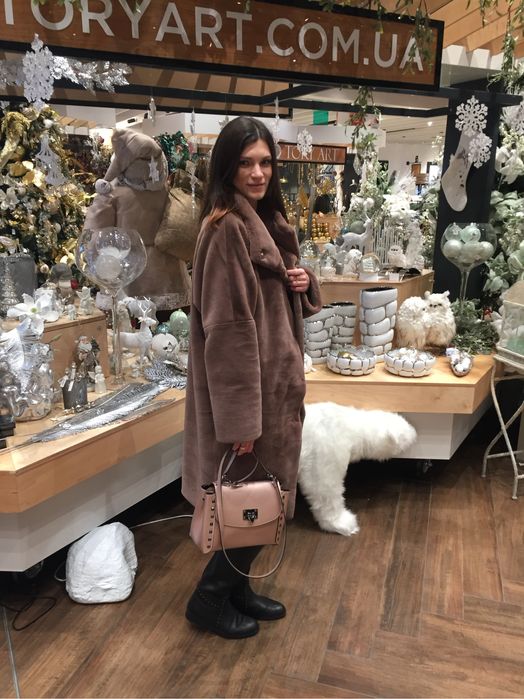 Шуба коричневого кольору