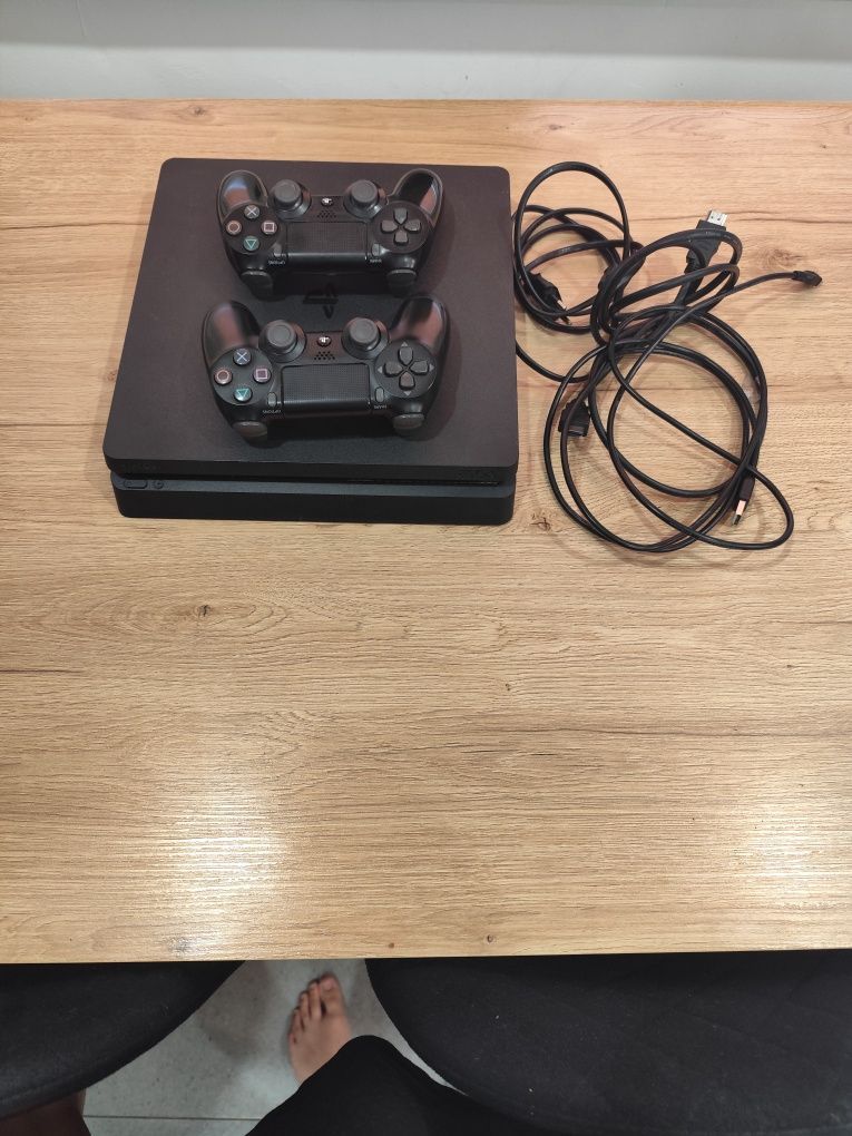 PlayStation ,4, w bardzo dobrym stanie