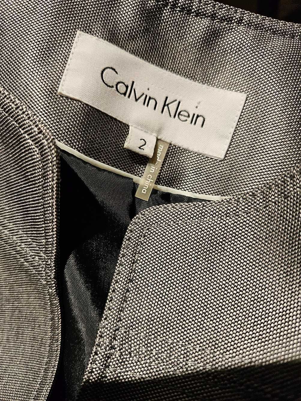 Srebrny płaszczyk Calvin Klein 2
