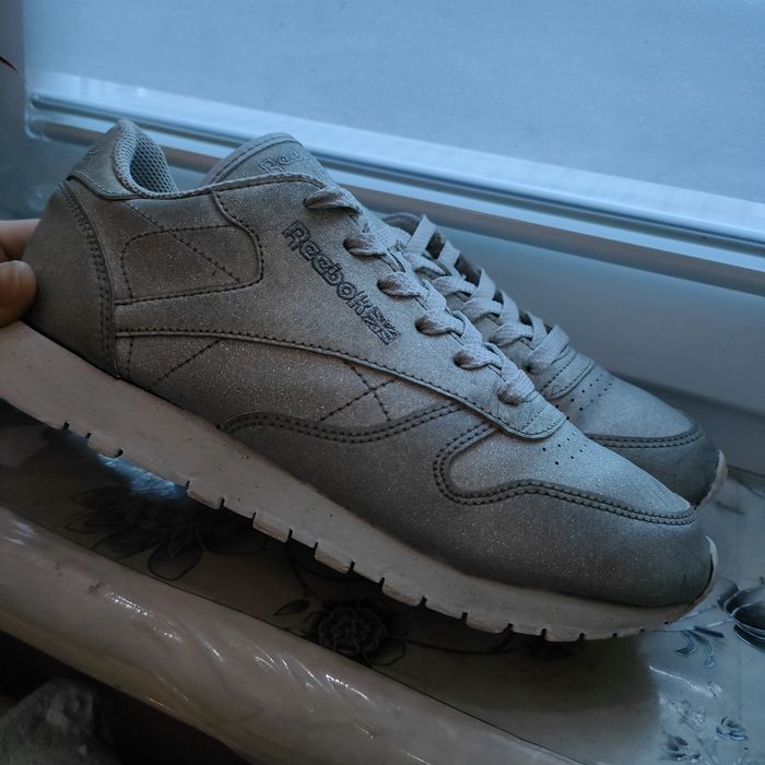 Reebok 37 розмір срібні