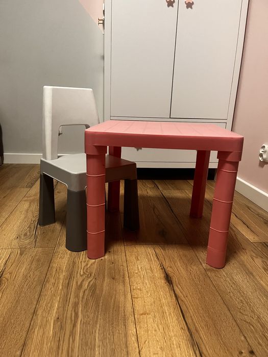 Stolik dziecięcy ikea różowy