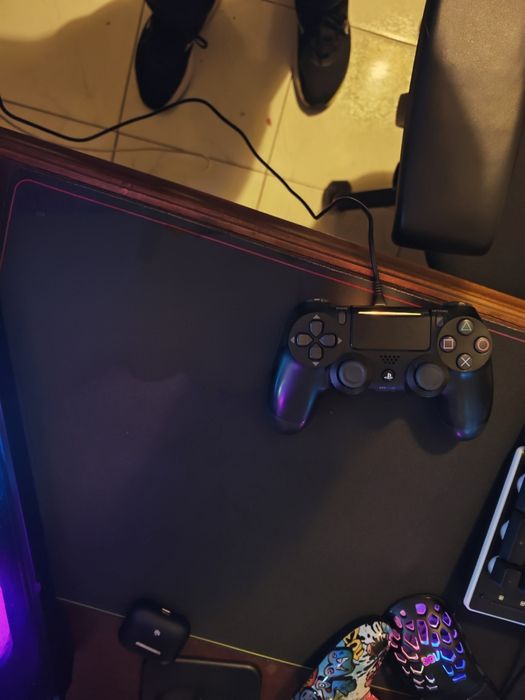 PlayStation 4 Slim, 1 T SSD.