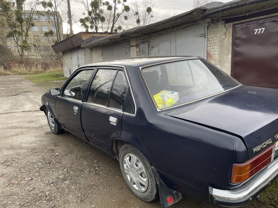 Авто Opel Record 1.9