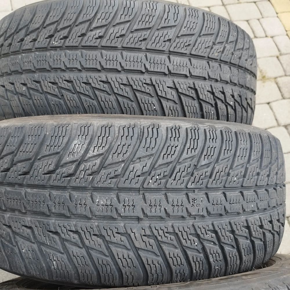 235/55/17 nokian wr suv3