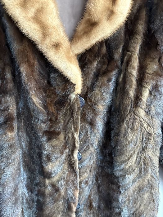 Brązowe naturalne futro z łatek norek