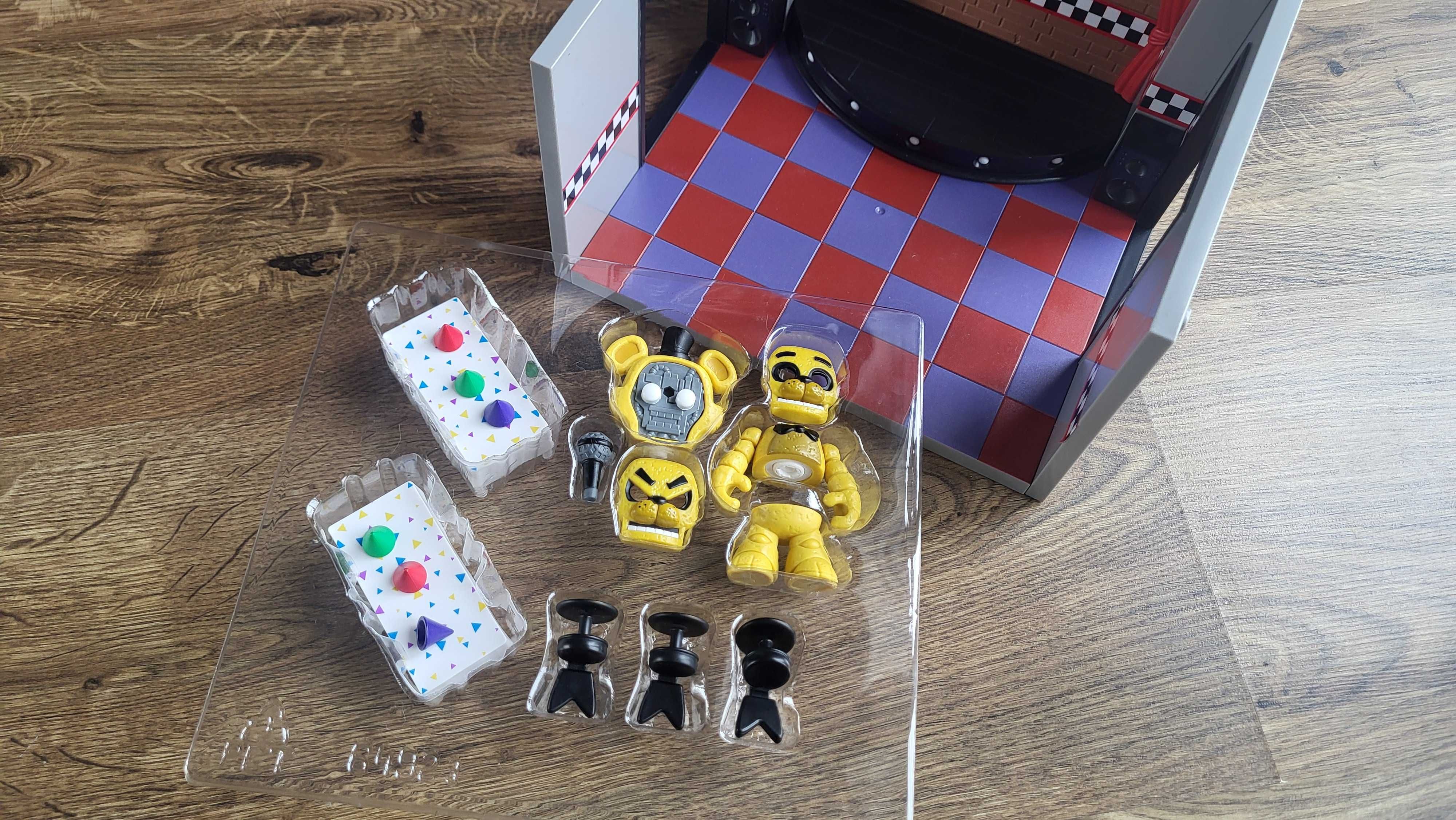 FNAF Golden freddy with stage, Scena