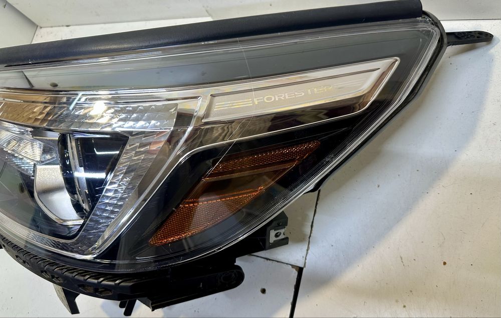Фара левая Subaru Forester USA 2019-2021 USA