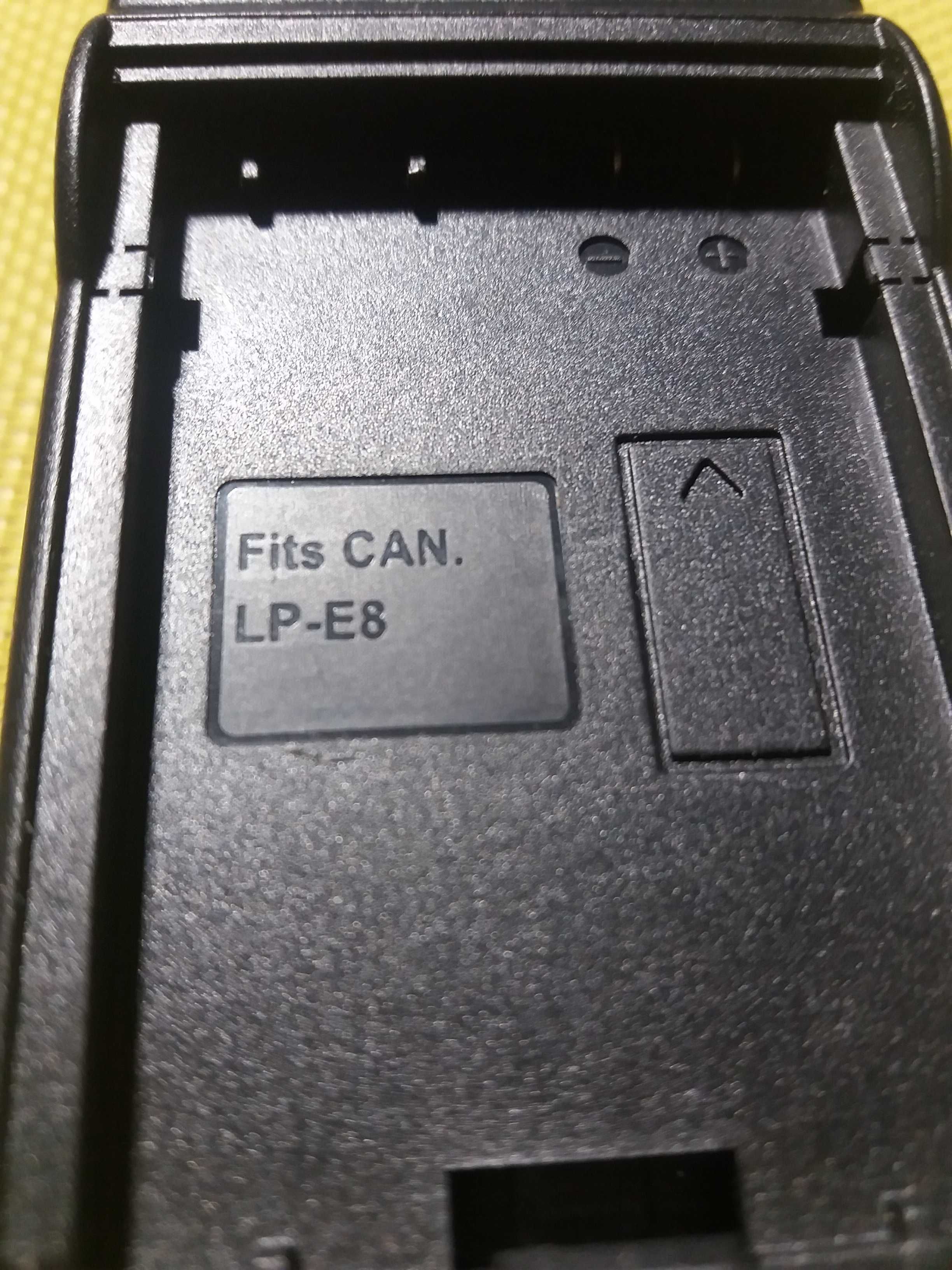 Зарядное устройство для батарей Canon LP-E8