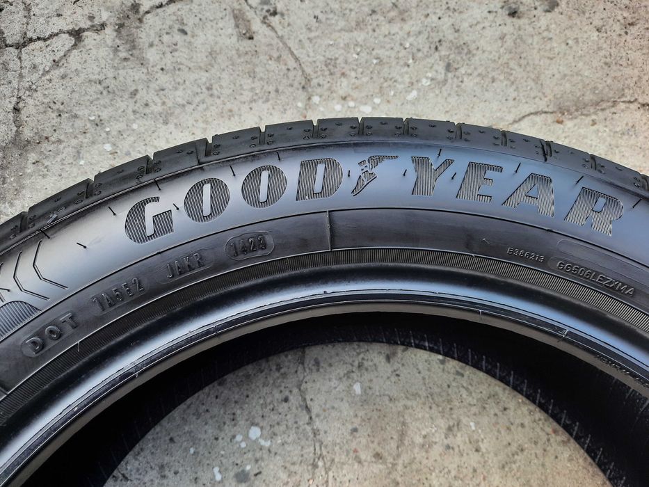 Opony letnie klasy premium GOODYEAR 215/55/18 NOWE DEMO 2023 r.