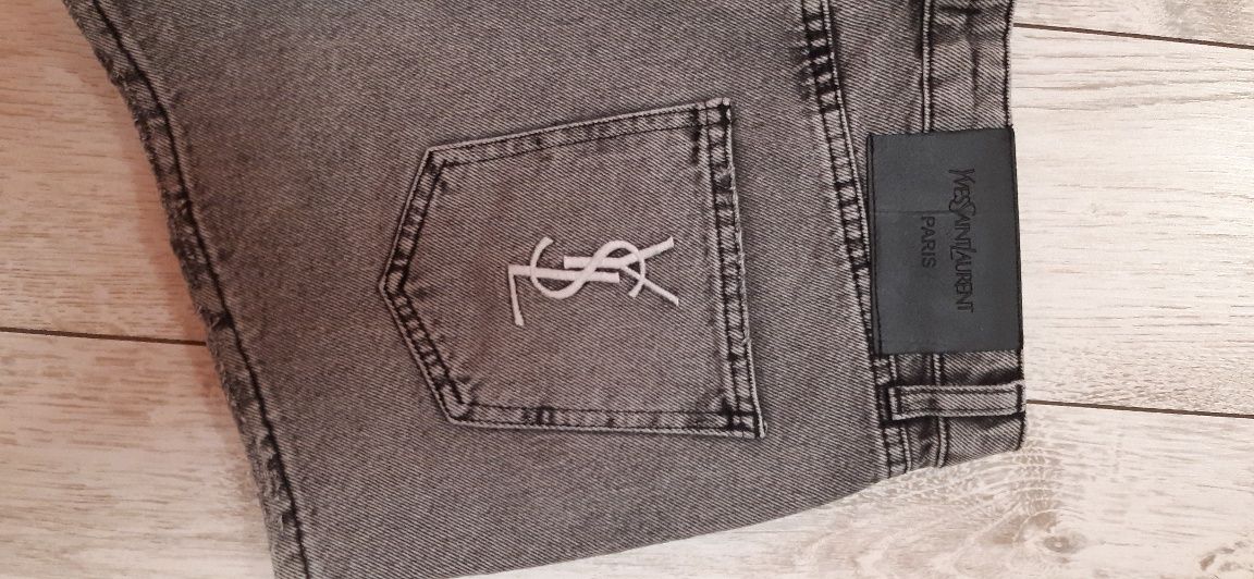 Джинсовые Шорты Yves Saint Laurent.