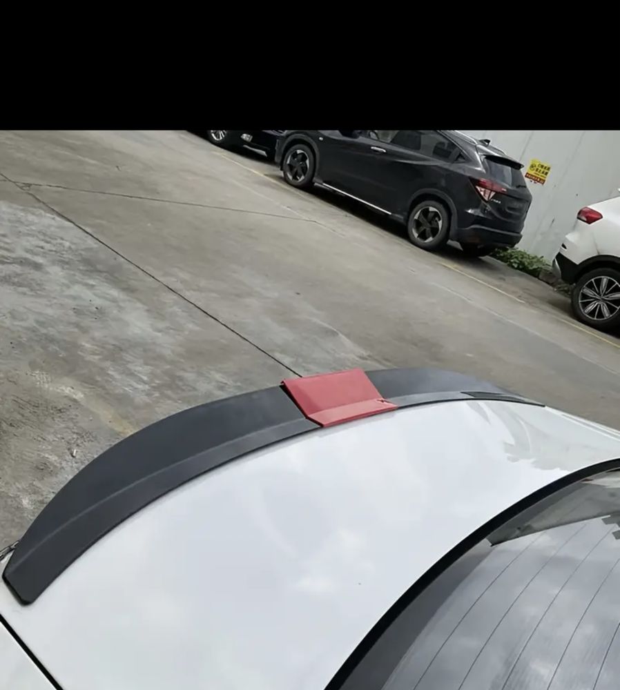 Спойлер універсальний BMW Ford Volkswagen Audi