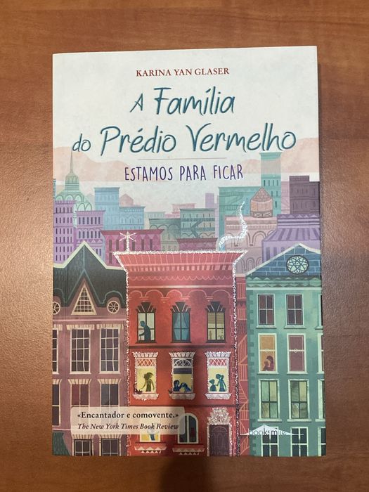 Livro “A Família do Predio Vermelho”