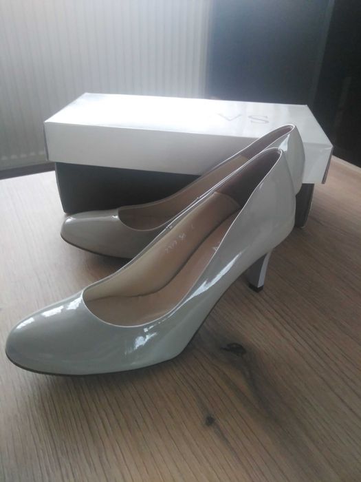 NOWE szpilki marki Sagan, skóra naturalna lakier, r 38