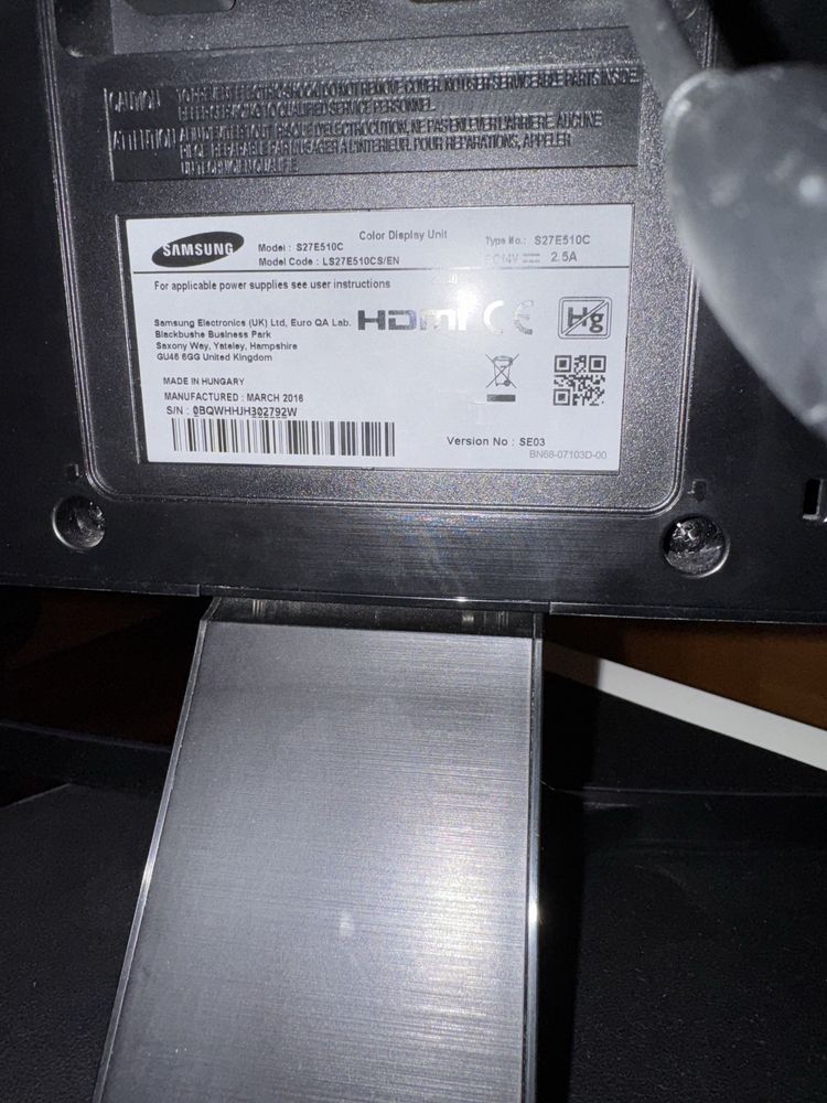 Monitor LED Curvo Samsung S27E510C