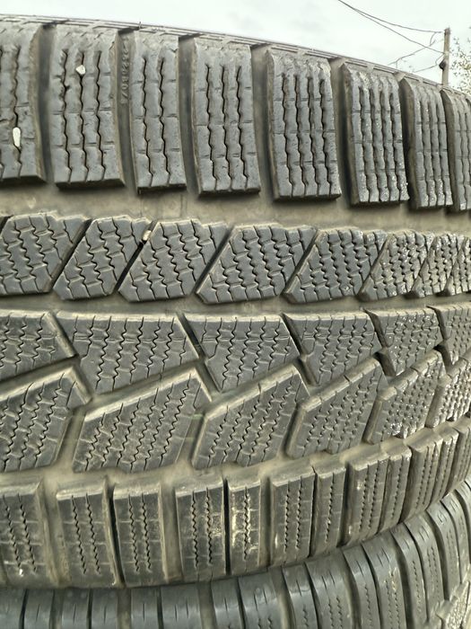 Разноширокие шины комплект 245/40 R20 99V XL 275/35 R20 102V