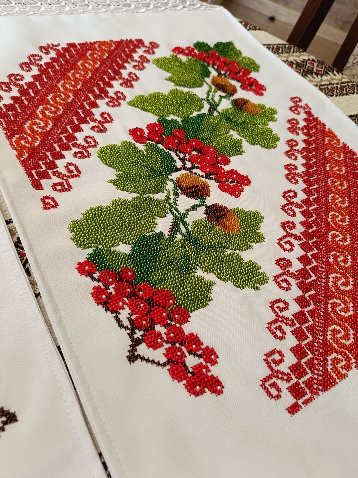 Весільний рушник вишитий бісером