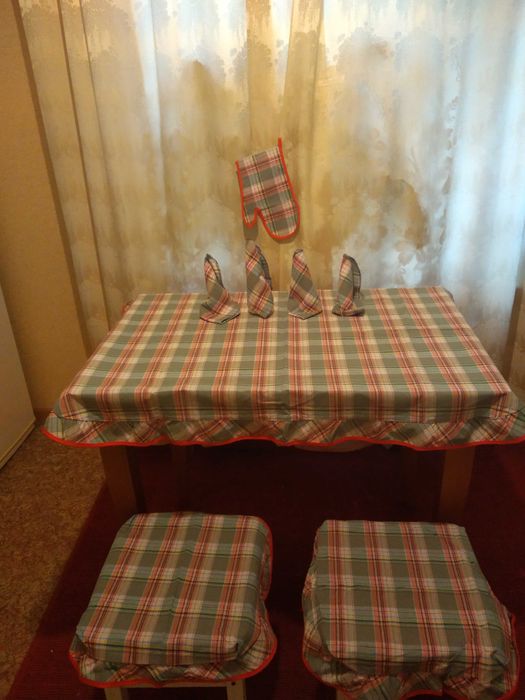 Штора і скатертина для кухні