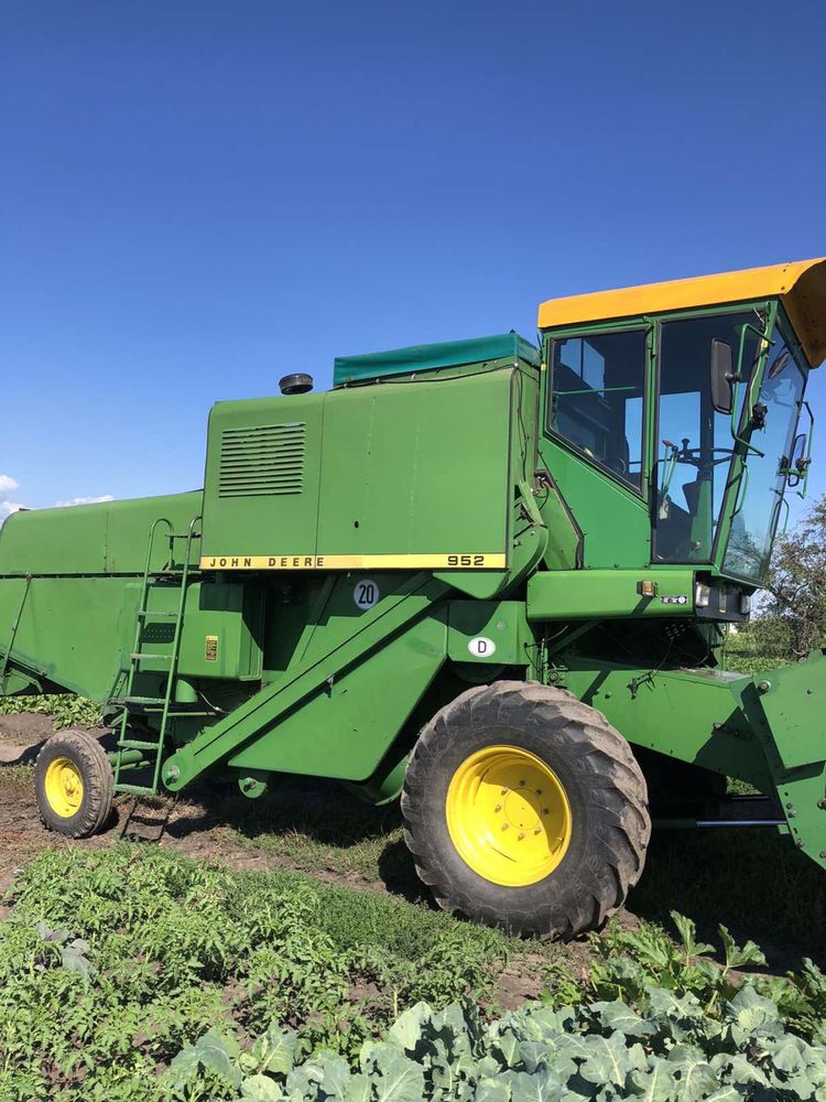 Продам комбайн John Deere 952